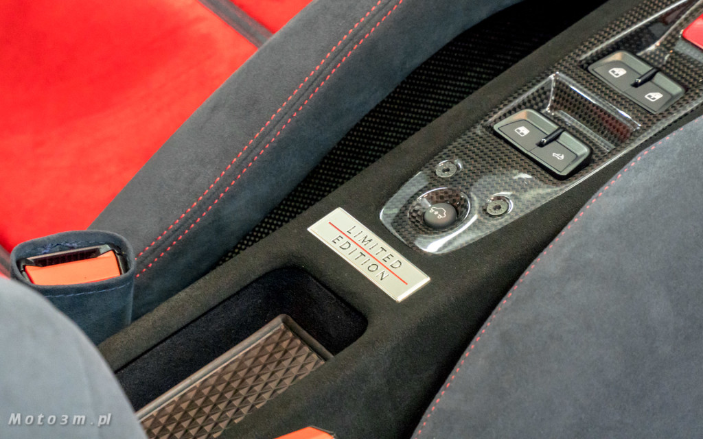 Ferrari 458 SAperta i Aston Martin DBS w Car SPA Gdynia-5938